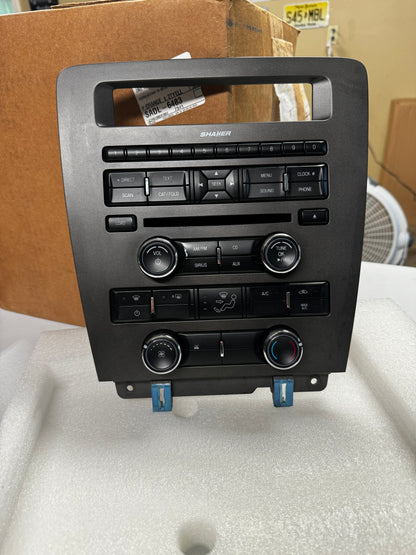 2011-2014 MUSTANG RADIO WITH BEZEL (USED)